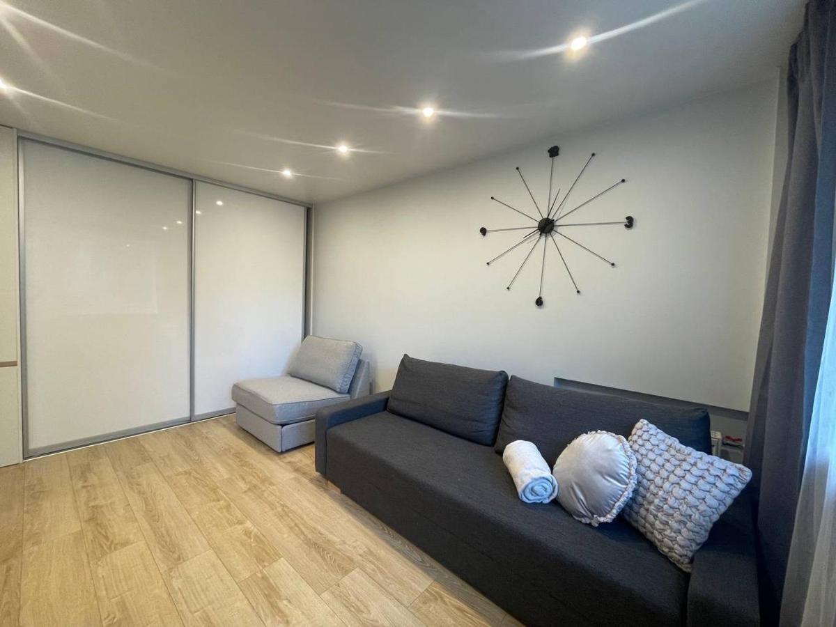 Apartamento Modern 1Br Haven Near Two Parks Riga Exterior foto