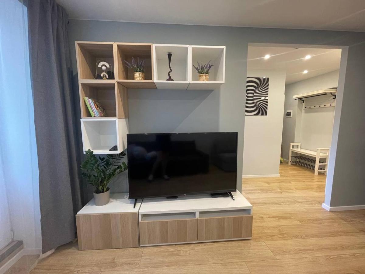 Apartamento Modern 1Br Haven Near Two Parks Riga Exterior foto