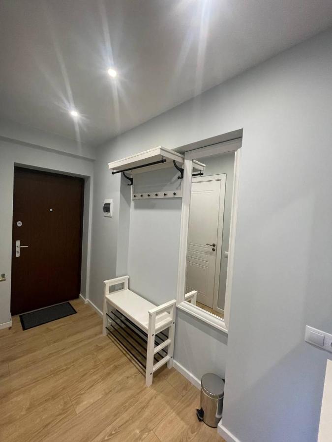 Apartamento Modern 1Br Haven Near Two Parks Riga Exterior foto